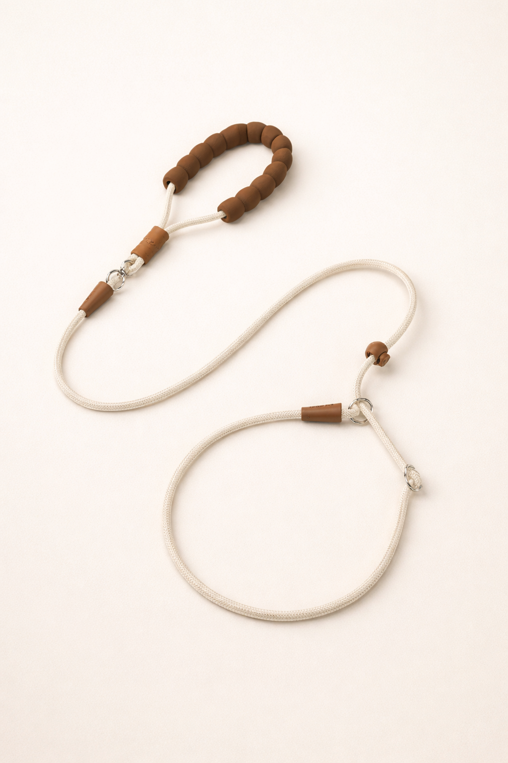 Competition-grade P-chains, P-leashes, dog leashes, nylon leashes, anti-snap leashes